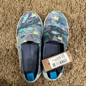 TOMS Youth Alpargata blue glow in the dark fossil friends- size 12. NEW.